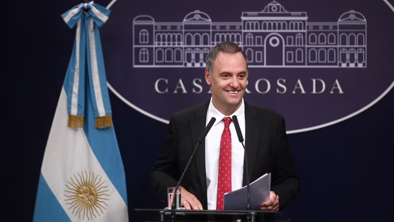 Adorni compró el departamento en Caballito por USD 230 mil y le prestaron casi el 90% dos jubiladas