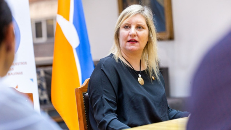 Di Giglio aclaró que no se harán recortes salariales y ni de derechos a los trabajadores de la Salud