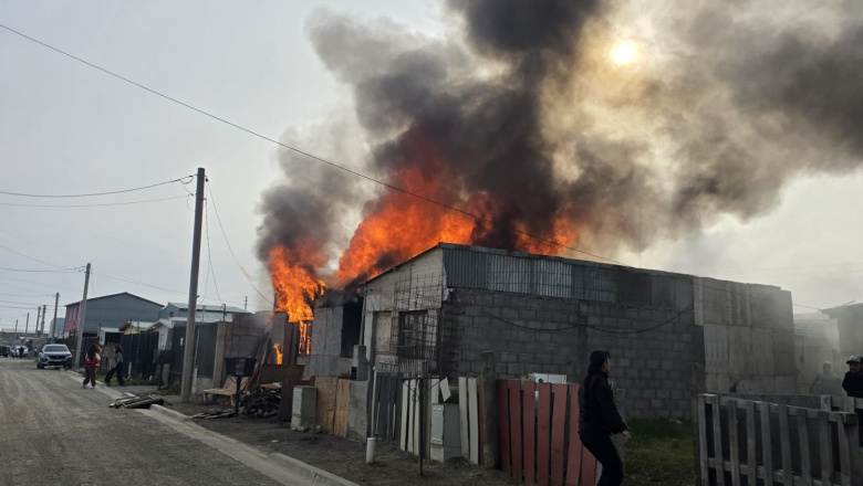 Incendio en Río Grande: una persona con quemaduras y tres viviendas afectadas