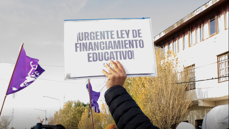SUTEF profundiza el plan de lucha: paro el próximo lunes, acampe y marcha provincial