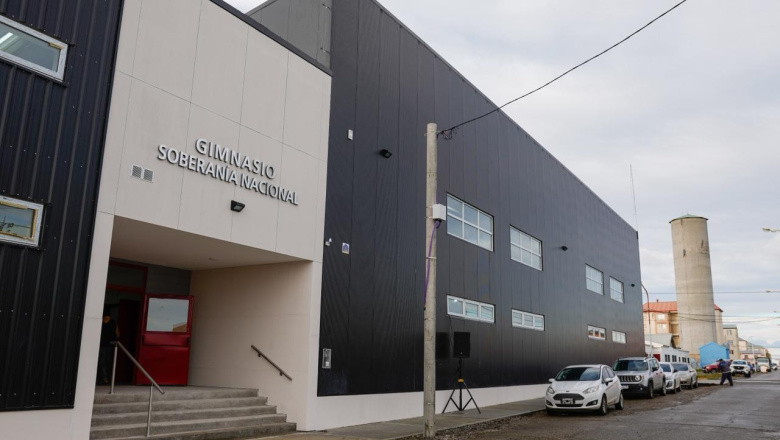Gobierno inauguró el nuevo gimnasio del Colegio ‘Soberanía Nacional’ en Río Grande