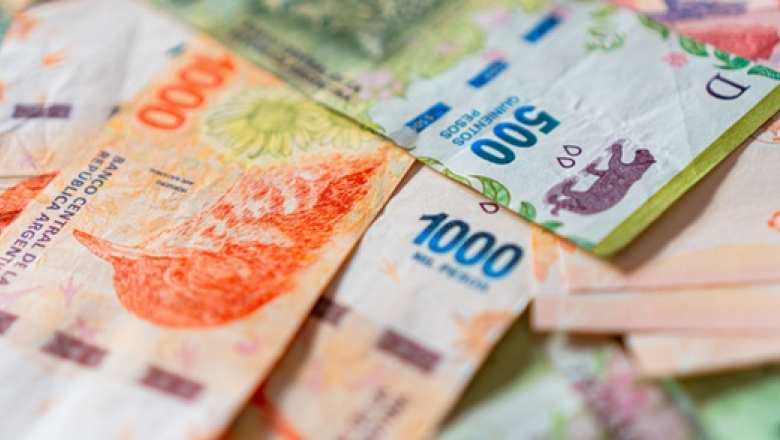 Los salarios registrados cayeron en marzo por séptimo mes consecutivo y acumularon una baja de 4,67% real