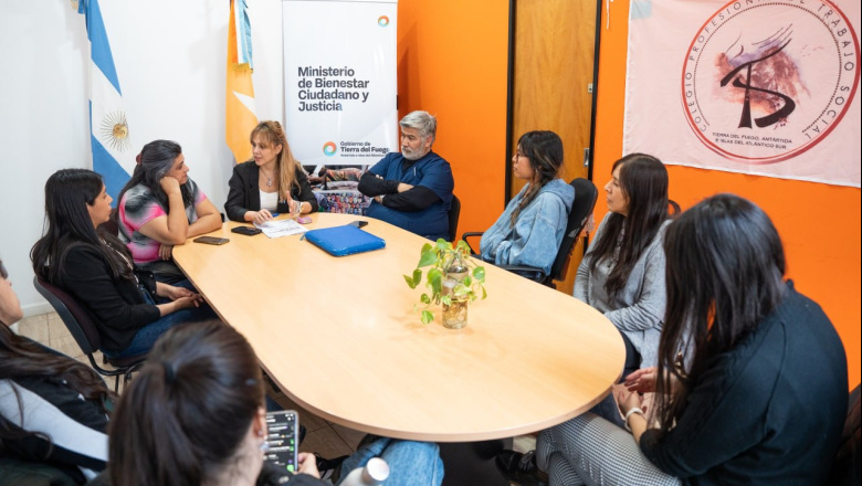 Gobierno firmó convenio con el Colegio de Trabajadores Sociales por diplomatura contra violencias de género