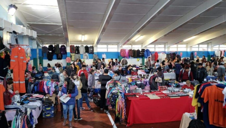 Crece el empleo en negro en el comercio y alertan por su avance en ferias y paseos de compras