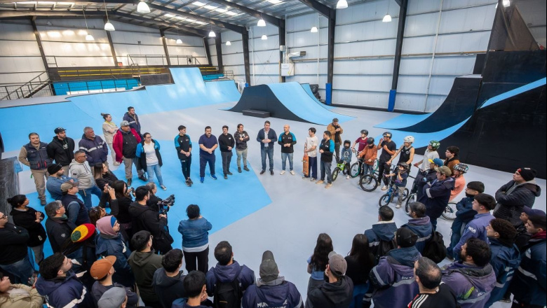 Jóvenes y referentes deportivos destacaron las obras realizadas en el Parque de Deportes Urbanos