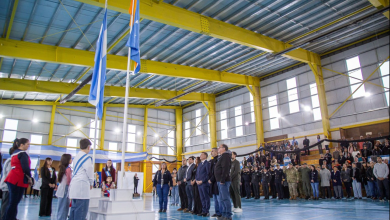 El Gobierno fueguino conmemoró el 216° aniversario de la Revolución de Mayo en Tolhuin