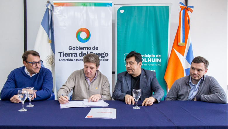 Melella firmó acuerdos en Tolhuin para impulsar inversiones en proyectos acuícolas