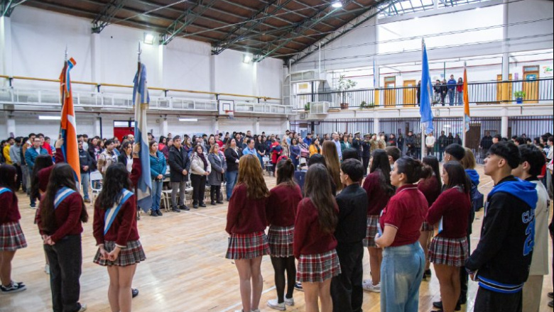 Estudiantes de Tolhuin realizaron la Promesa de Lealtad a la Constitución fueguina