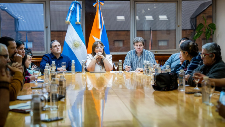 Melella encabezó una primera mesa de trabajo con vecinos de Ushuaia por el subsidio al GLP