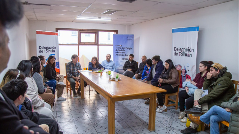 Melella encabezó en Tolhuin una mesa de trabajo con vecinos por el subsidio al GLP