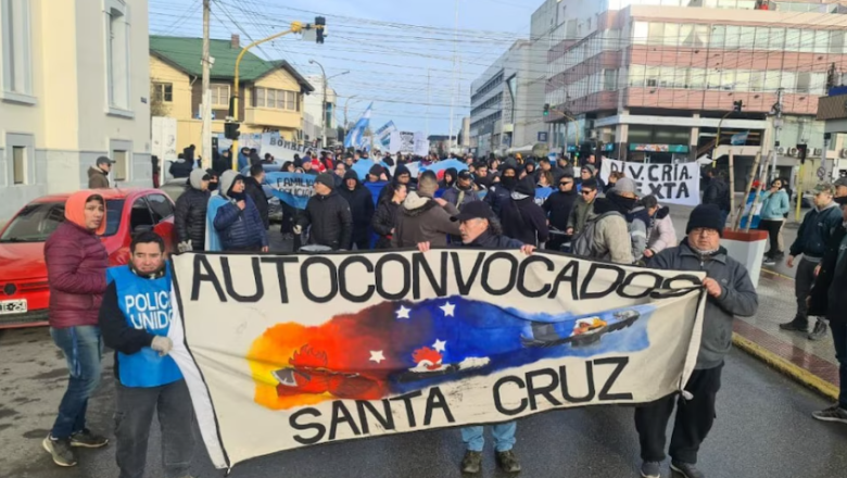 Conflicto salarial con la Policía en Santa Cruz: protestas, acampe y refuerzo de fuerzas federales de Nación