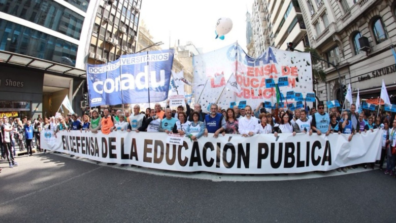 El Gobierno y las universidades firmaron un acuerdo por financiamiento y salarios