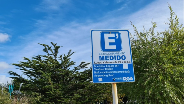Proponen eliminar las multas por estacionamiento medido y convertir las deudas en una tasa municipal