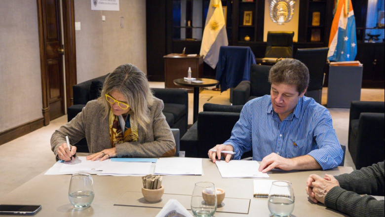 Tierra del Fuego y SENASA firmaron un convenio para impulsar un polo acuícola