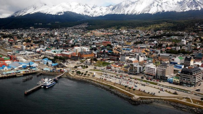 Cinco empresas ofertaron para el recambio del sistema de defensas del puerto de Ushuaia