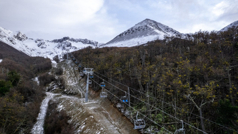 Melella participó de la inauguración de la nueva aerosilla cuádruple en el Cerro Martial
