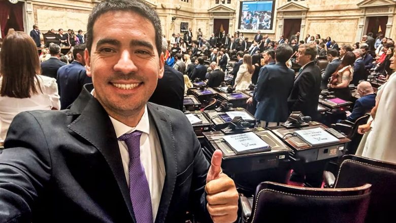 Adrián Ravier, el nuevo vocero, uno de los directores de la fundación libertaria investigada por millonarias donaciones