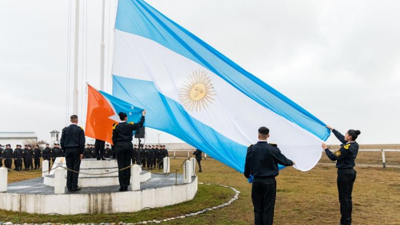 Tierra del Fuego conmemoró el Día de la Bandera con izamientos simultáneos en las tres ciudades