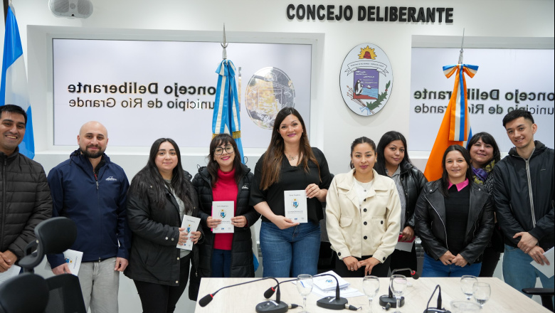 Zamora recibió a alumnos del CENT 35 en el Concejo Deliberante