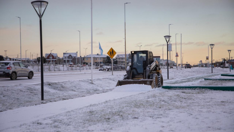 Despliegan operativo invernal tras las nevadas registradas este martes en Río Grande