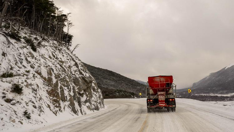 Vialidad Nacional intensifica trabajos de limpieza y despeje de nieve en Tierra del Fuego