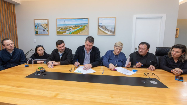 Nuevo aumento salarial eleva el piso de los sueldos municipales a $1.250.000 en Río Grande
