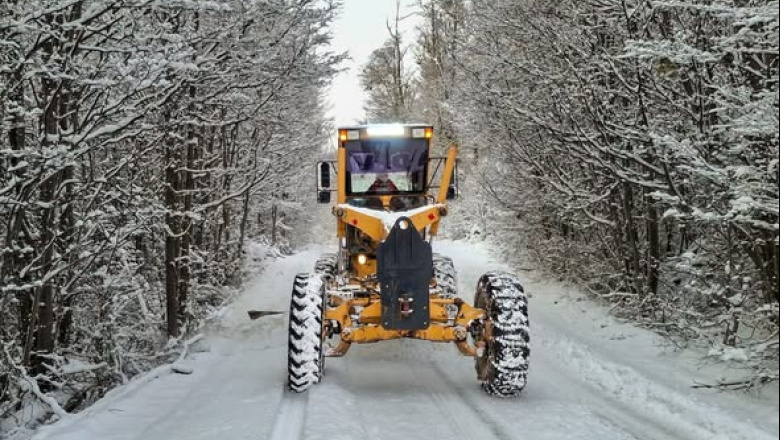 Vialidad Provincial intensifica el despeje de nieve en rutas fueguinas para garantizar la transitabilidad