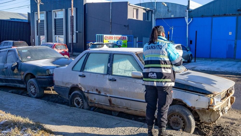 Retirarán vehículos abandonados y chatarra de la vía pública en Río Grande