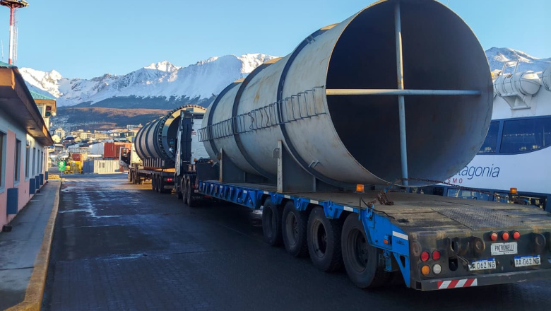Comenzó el operativo de descarga y transporte del equipamiento de la nueva usina de Ushuaia
