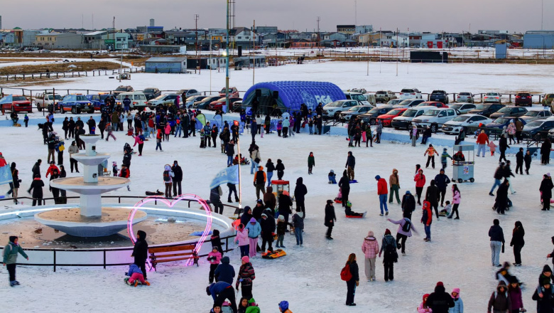 “Invierno activo”: la pista de patinaje reunió a cientos de familias en Río Grande