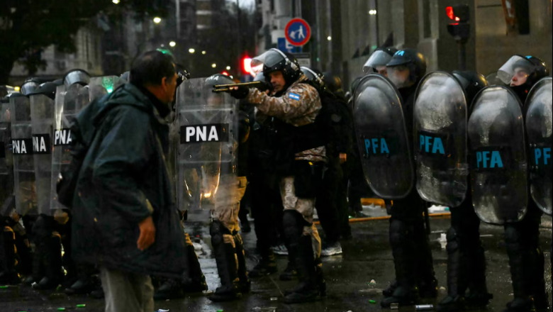 Marcha contra la Ley de propiedad privada: 12 detenidos y 4 efectivos heridos por los incidentes entre la policía y los manifestantes