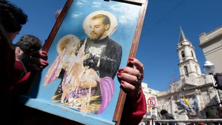 Hoy se conmemora el Día de San Cayetano, una de las fechas religiosas con mayor convocatoria en Argentina