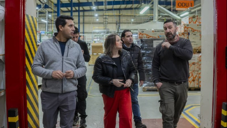 Aires del Sur: Gobierno recorrió con trabajadores la planta que se prepara para retomar la producción