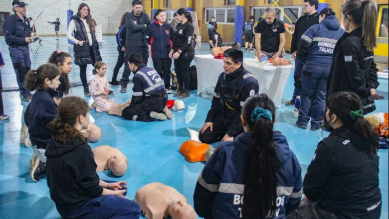 Más de 80 vecinos de Tolhuin aprendieron RCP y primeros auxilios