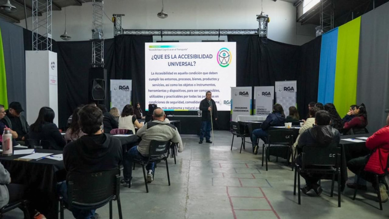 Brindan capacitación a choferes por el programa “Aprendo a tomar el cole” en Río Grande
