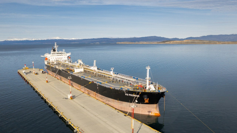 Gobierno repudió la operación de buque petrolero británico en el puerto intervenido de Ushuaia