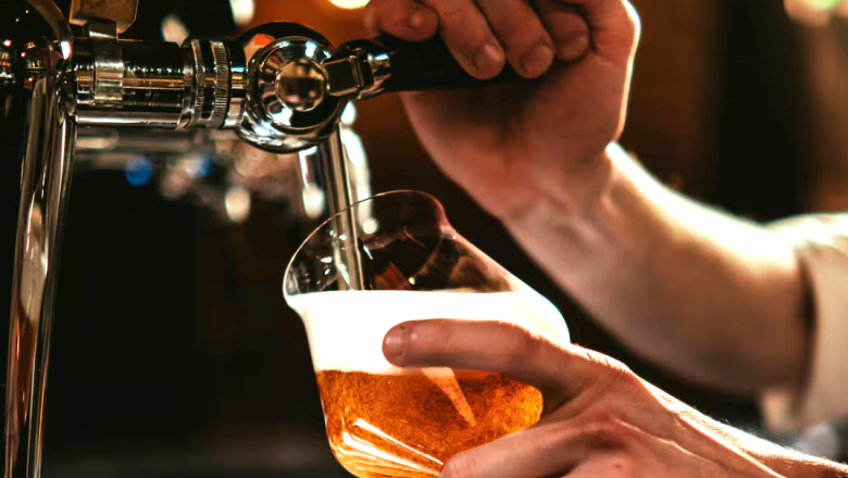 Tras evacuar la cerveceria por un principio de incendio, piden que los clientes vuelvan a pagar las cuentas pendientes
