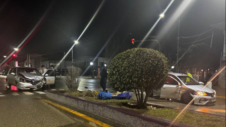 Cinco personas hospitalizadas tras un choque en pleno centro de Río Grande