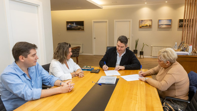 Perez y ATSA acordaron bono de 70 mil pesos para trabajadores de la salud en el Municipio
