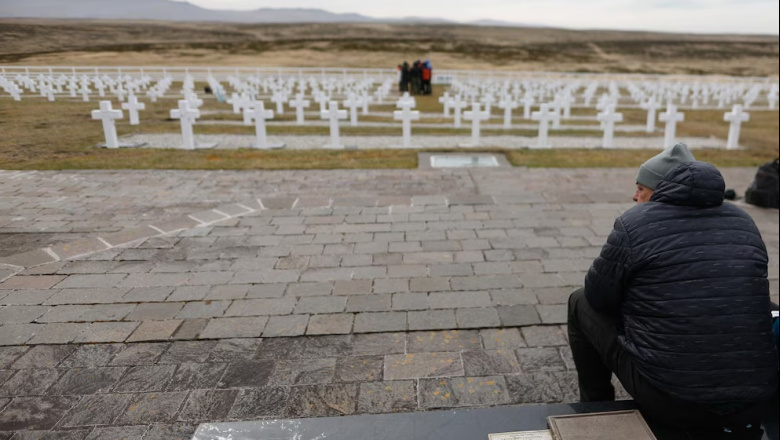 Excombatientes regresaron a Malvinas 44 años después de la guerra para despedirse de sus compañeros