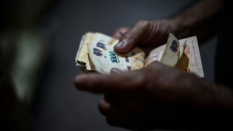 La pobreza subió al 32,3% en el primer semestre del año y afectó a 15,5 millones de personas