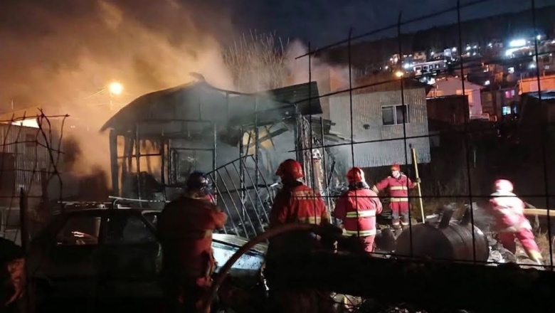 Incendio afectó dos viviendas en Ushuaia: tres personas fueron hospitalizadas
