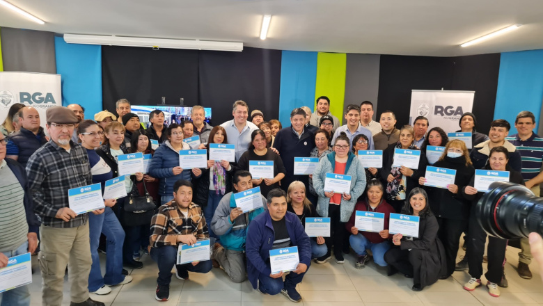 Productores frutihortícolas de Río Grande recibirán insumos para fortalecer infraestructura productiva