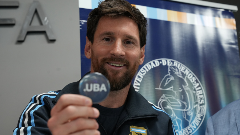 Messi recibió el Doctorado Honoris Causa de la UBA antes de su despedida de la Selección