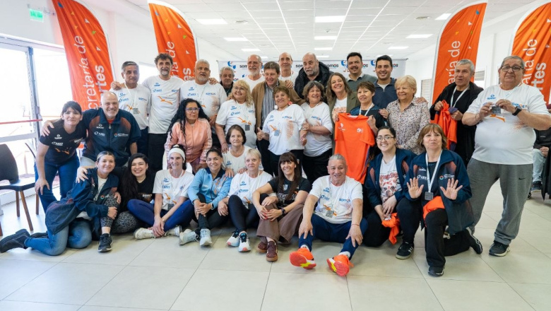 Melella compartió un encuentro con adultos mayores que participaron de los Juegos Evita