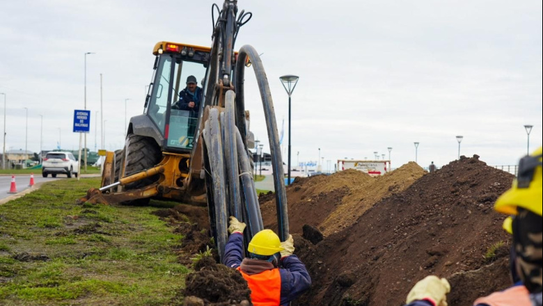 Avanza la obra de extensión de las redes de agua y gas del nuevo edificio de la Carpa Dignidad