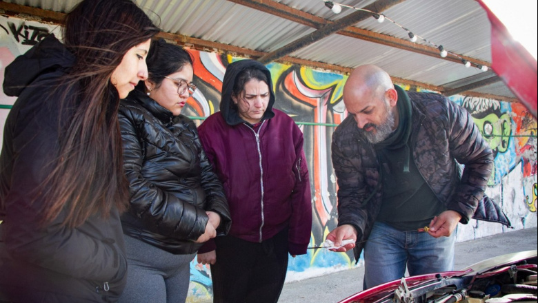 Brindarán un taller de mecánica básica para mujeres y diversidades en Río Grande