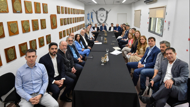 Melella participó de la reunión de gobernadores del peronismo que acordaron defender las PASO