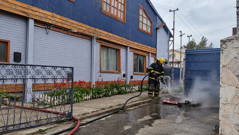 Una vela encendida para un santo casi termina en un incendio en Rio Grande