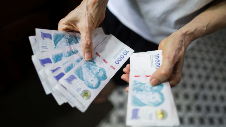 Salarios en caída libre: casi dos tercios de los trabajadores de bajos ingresos se quedan sin dinero en diez días